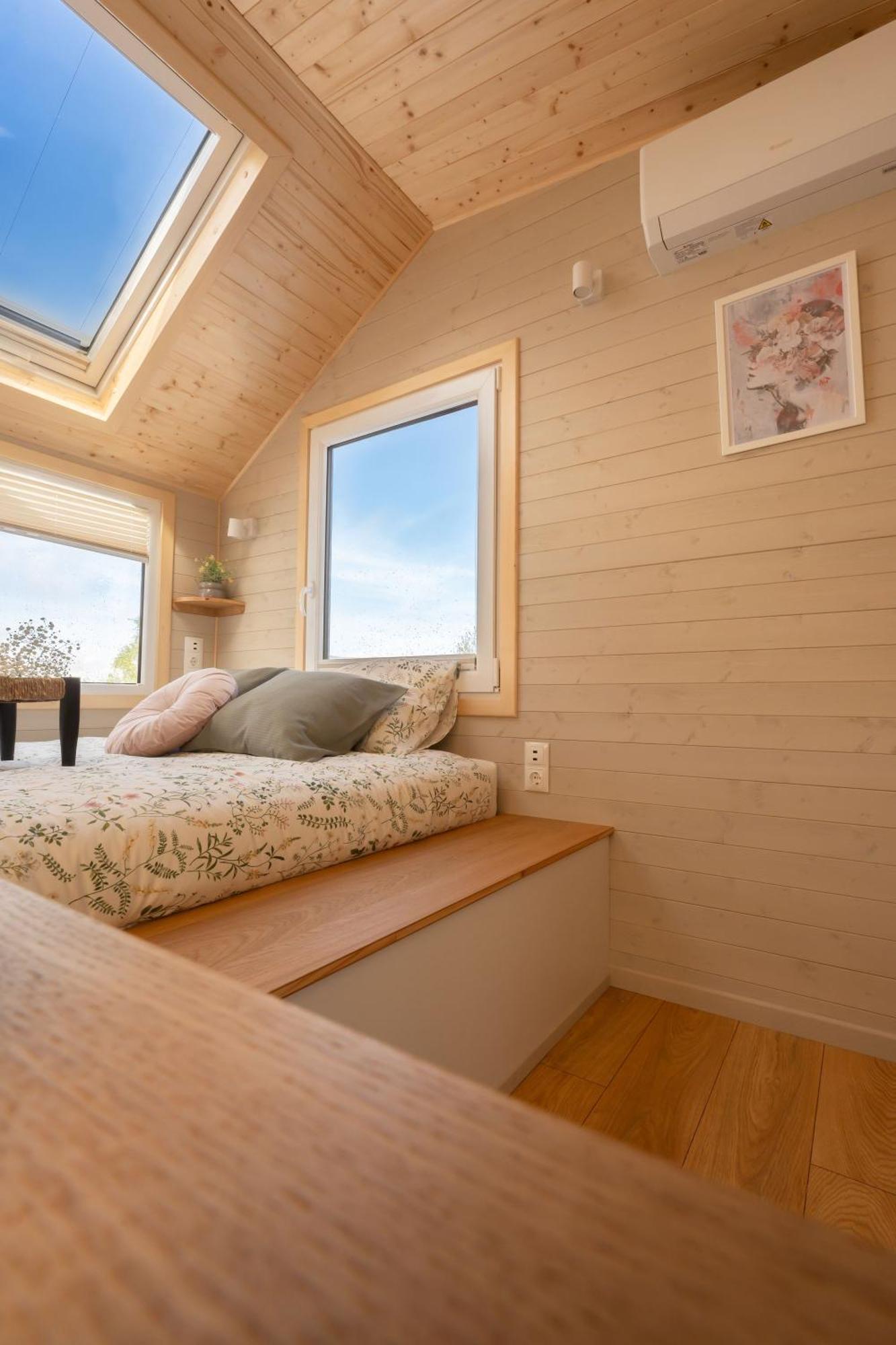 Aurora Green Hill Podobin Εξωτερικό φωτογραφία